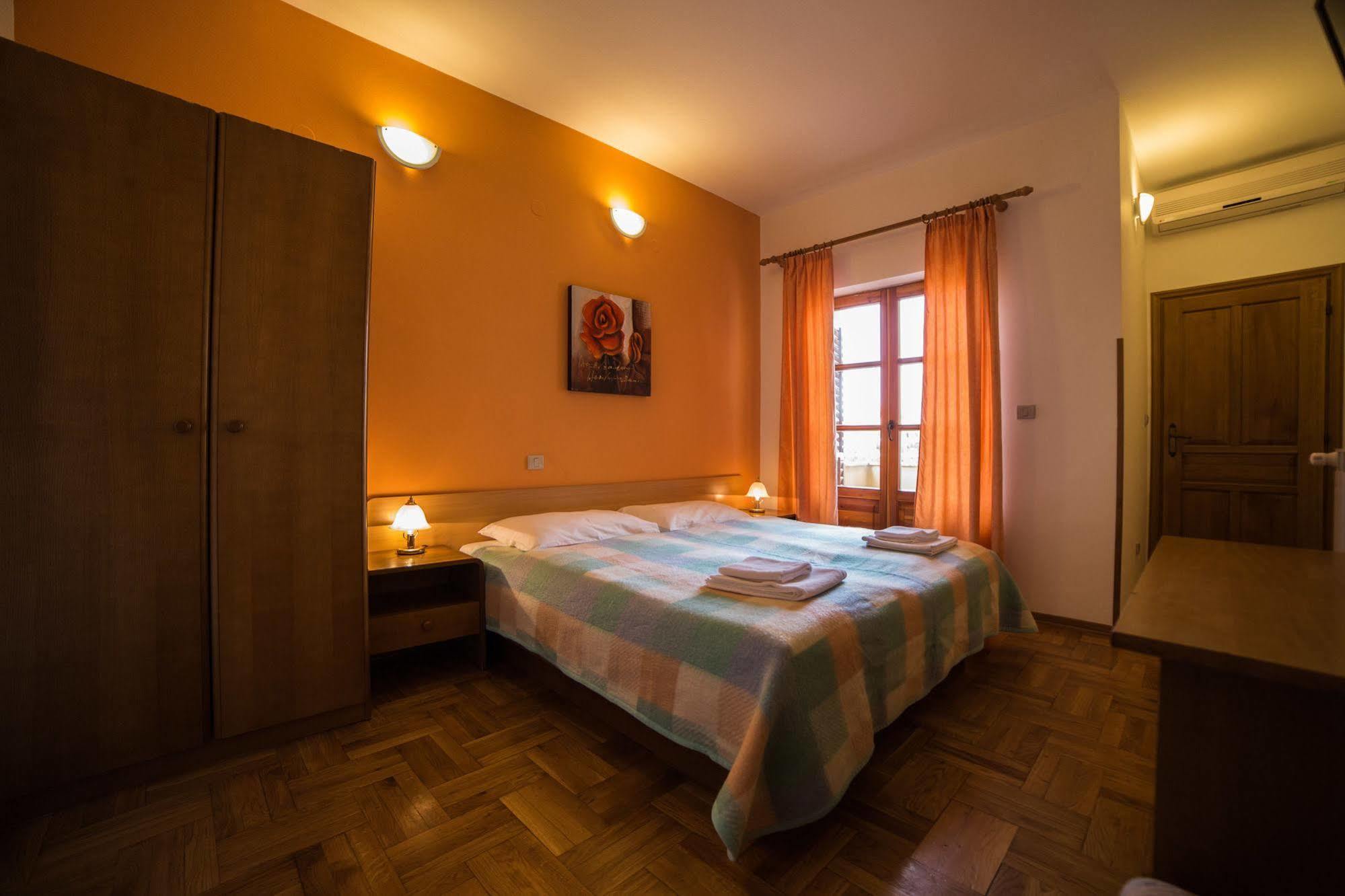Pansion Valbruna Rovinj Extérieur photo